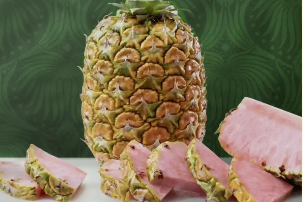 La piña rosa se vuelve viral en redes sociales: ¿realmente sabe diferente?